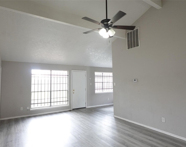 10811 Thorncliff Drive - Photo Thumbnail 2