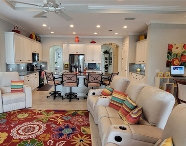 12482 Kentwood Avenue - Photo Thumbnail 7