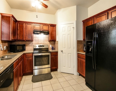 2915 Paige Street - Photo Thumbnail 12