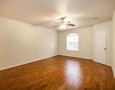 2915 Paige Street - Photo Thumbnail 14