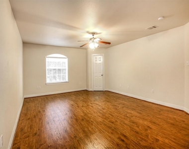2915 Paige Street - Photo Thumbnail 15