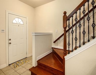 2915 Paige Street - Photo Thumbnail 4