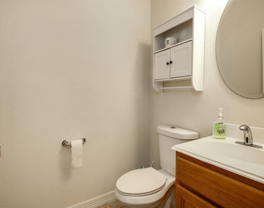 2915 Paige Street - Photo Thumbnail 22