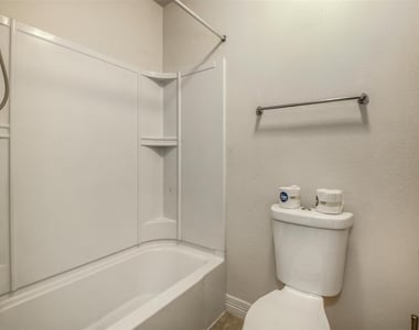 2915 Paige Street - Photo Thumbnail 21