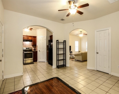 2915 Paige Street - Photo Thumbnail 10