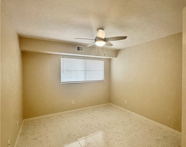 4802 Tudor Drive - Photo Thumbnail 10