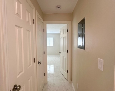 4802 Tudor Drive - Photo Thumbnail 9