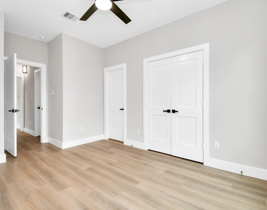 8409 Sunnyhill Street - Photo Thumbnail 12