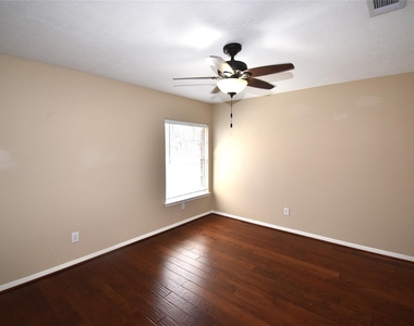 1307 Westwick Forest Lane - Photo Thumbnail 14