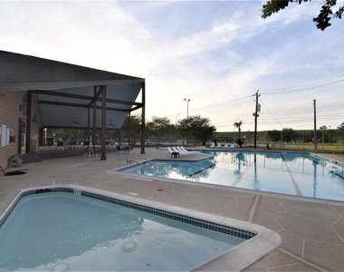 1307 Westwick Forest Lane - Photo Thumbnail 23