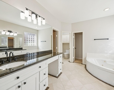 3002 Autumn Cove Court - Photo Thumbnail 20