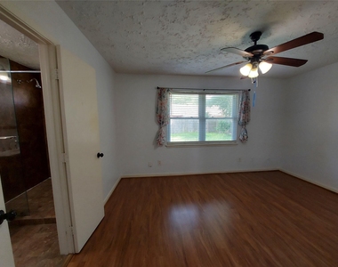 3807 Quiet Place Drive - Photo Thumbnail 8