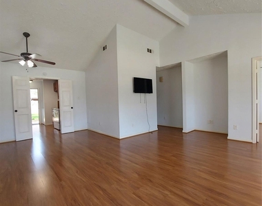 3807 Quiet Place Drive - Photo Thumbnail 31