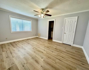 3031 Windmill Street - Photo Thumbnail 5