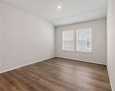 1657 Hopson Ranch Dr - Photo Thumbnail 7