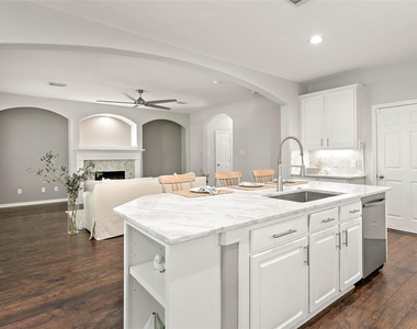 139 Ledgestone Place - Photo Thumbnail 12