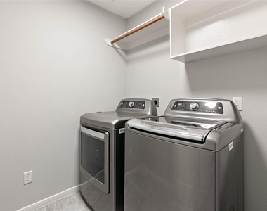 139 Ledgestone Place - Photo Thumbnail 23