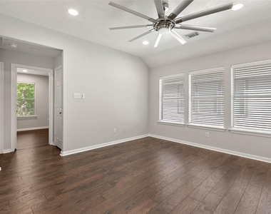 139 Ledgestone Place - Photo Thumbnail 21