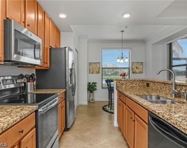 9533 Avellino Way - Photo Thumbnail 18