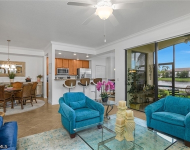9533 Avellino Way - Photo Thumbnail 12