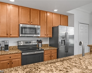 9533 Avellino Way - Photo Thumbnail 20