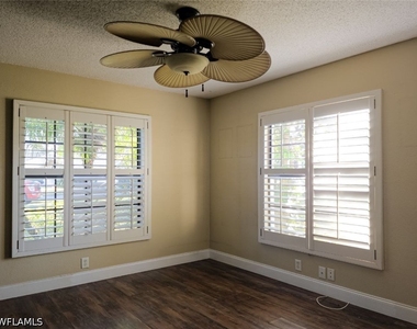 7631 Piping Rock Court - Photo Thumbnail 8