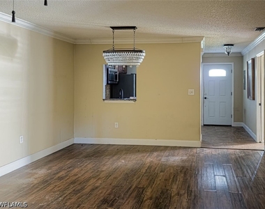 7631 Piping Rock Court - Photo Thumbnail 4