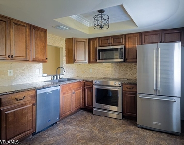 7631 Piping Rock Court - Photo Thumbnail 2