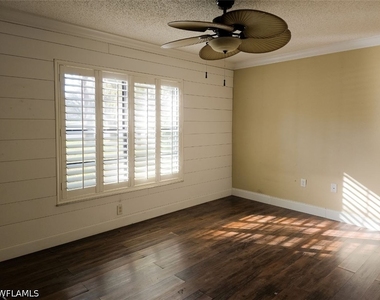 7631 Piping Rock Court - Photo Thumbnail 5