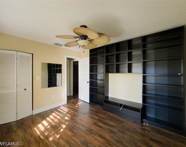 7631 Piping Rock Court - Photo Thumbnail 9