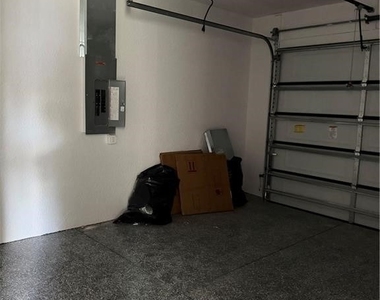 1711 W 12th Street - Photo Thumbnail 4