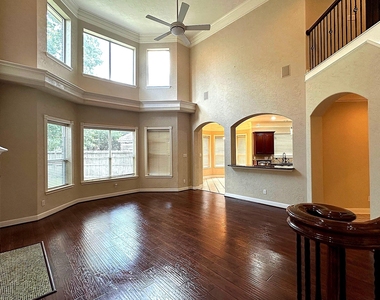 10814 Keystone Fairway Drive - Photo Thumbnail 12