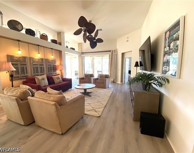 1570 Winding Oaks Way - Photo Thumbnail 4