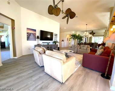 1570 Winding Oaks Way - Photo Thumbnail 15