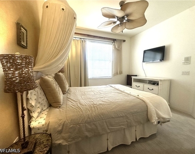 1570 Winding Oaks Way - Photo Thumbnail 25