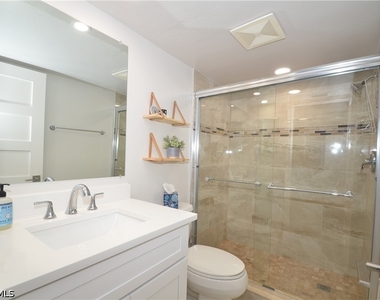 271 Southbay Drive - Photo Thumbnail 12