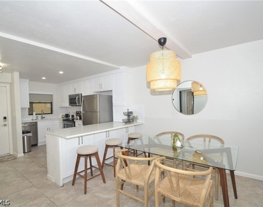 271 Southbay Drive - Photo Thumbnail 4