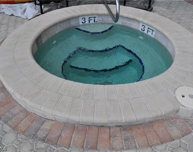 271 Southbay Drive - Photo Thumbnail 20