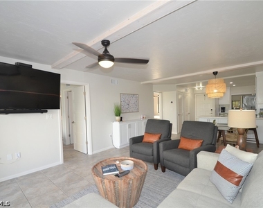 271 Southbay Drive - Photo Thumbnail 9