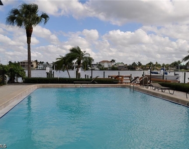 271 Southbay Drive - Photo Thumbnail 19