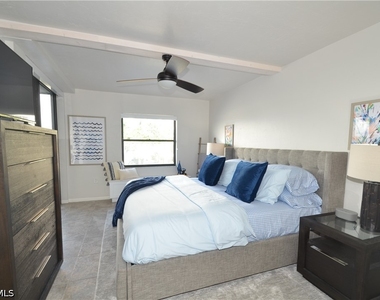 271 Southbay Drive - Photo Thumbnail 11