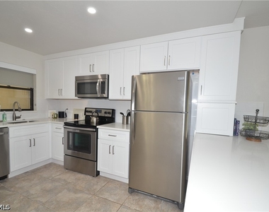 271 Southbay Drive - Photo Thumbnail 2