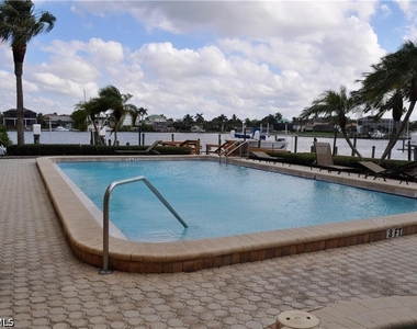 271 Southbay Drive - Photo Thumbnail 18