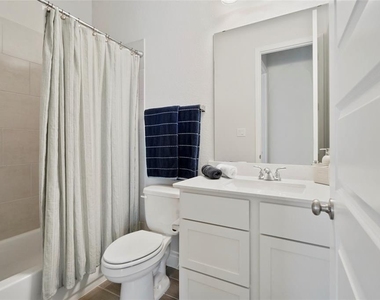 100 Wake Valley Court - Photo Thumbnail 17