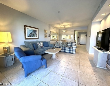 6670 Huntington Lakes Circle - Photo Thumbnail 5