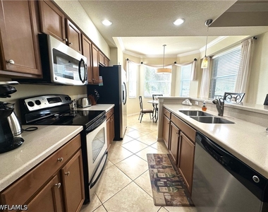10353 Heritage Bay Boulevard - Photo Thumbnail 7