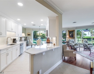 4901 Gulf Shore Boulevard N - Photo Thumbnail 2