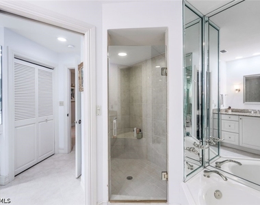 4901 Gulf Shore Boulevard N - Photo Thumbnail 7