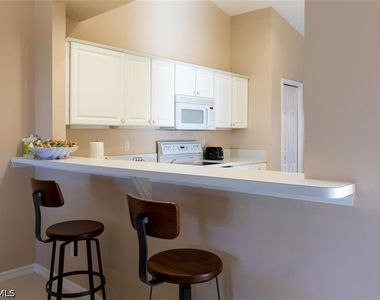 7030 Lone Oak Boulevard - Photo Thumbnail 8