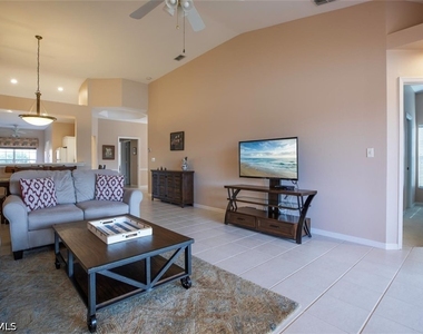 7030 Lone Oak Boulevard - Photo Thumbnail 3